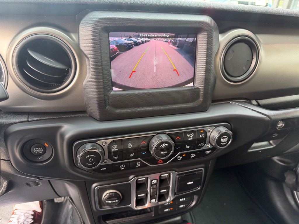 2018 Jeep Wrangler Unlimited Image 16