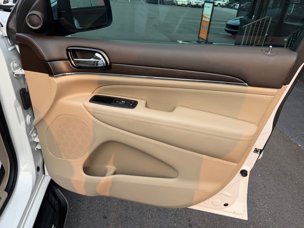 2019 Jeep Grand Cherokee Image 28