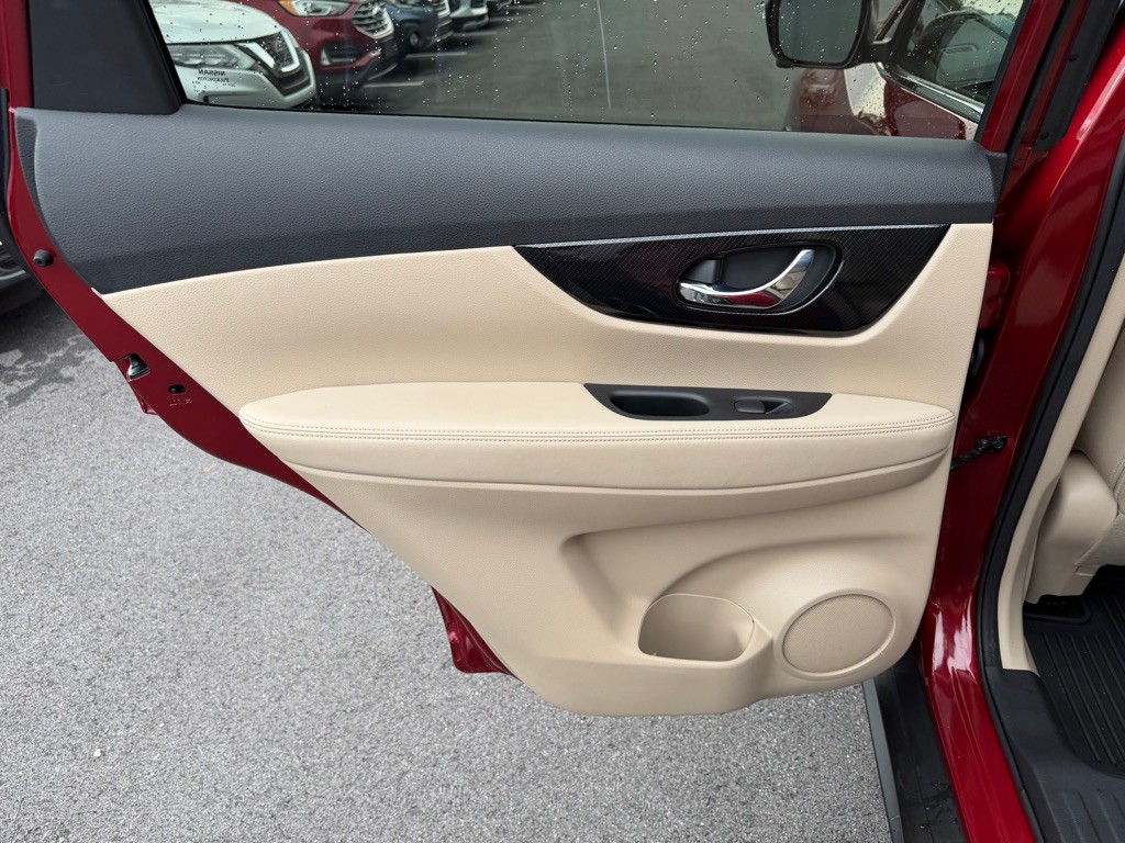 2020 Nissan Rogue Image 19