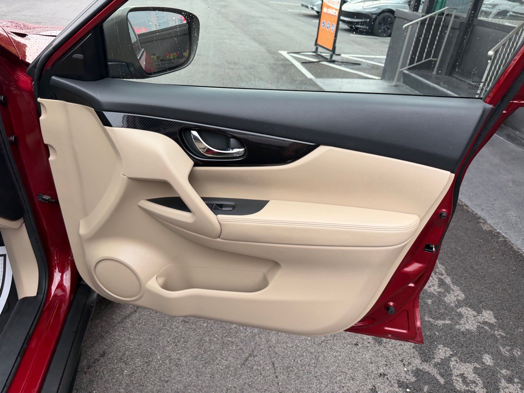 2020 Nissan Rogue Image 26