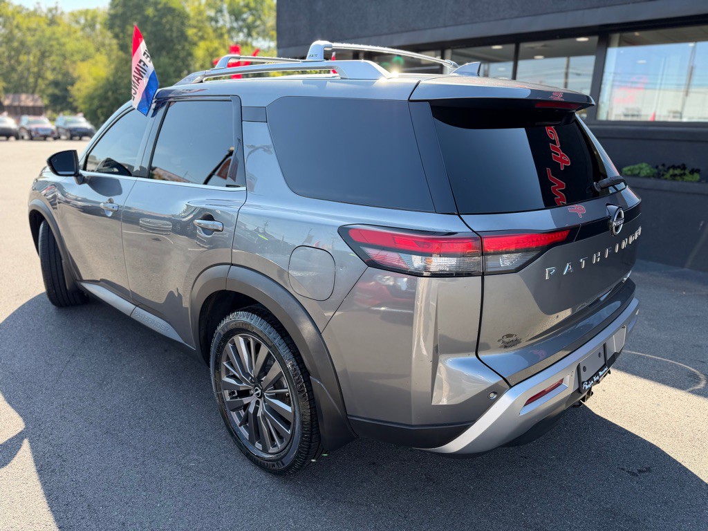 2022 Nissan Pathfinder Image 4