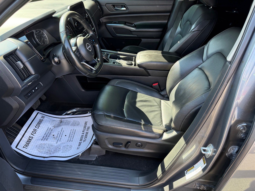 2022 Nissan Pathfinder Image 13