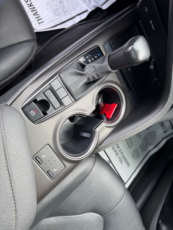 2022 Toyota Camry Image 19