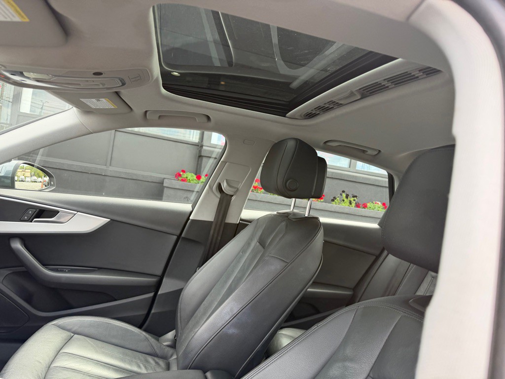2017 Audi A4 Image 20