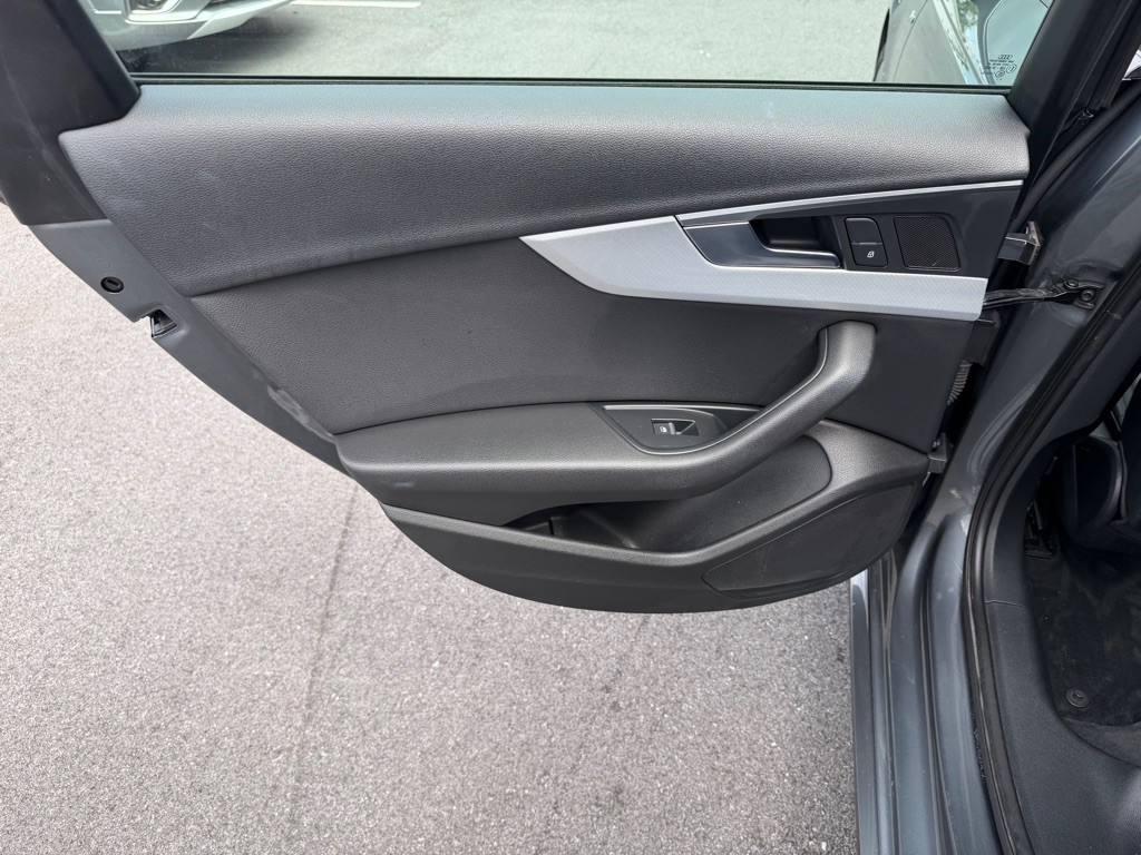 2017 Audi A4 Image 21