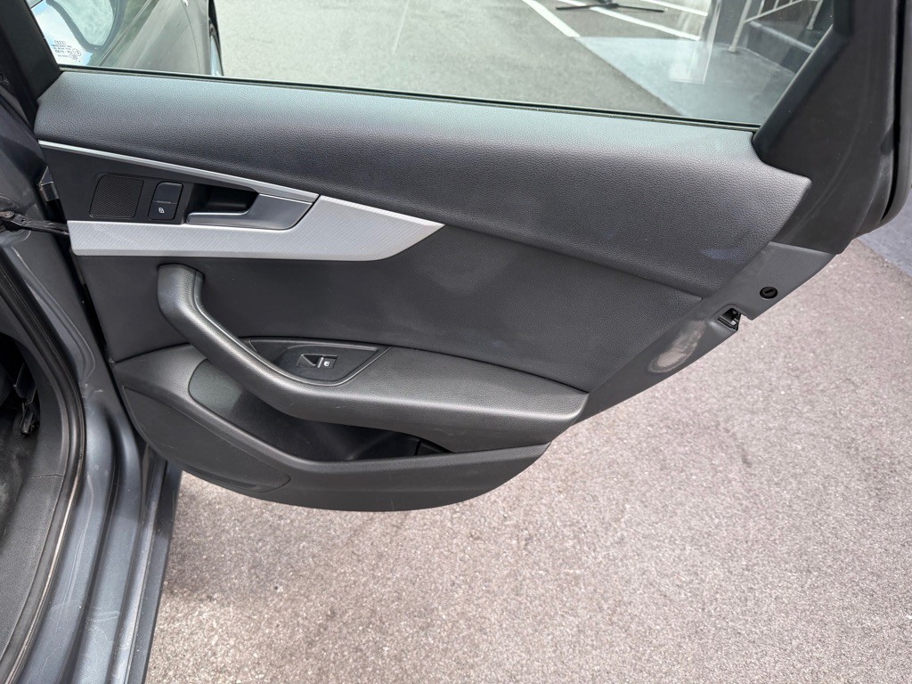 2017 Audi A4 Image 23