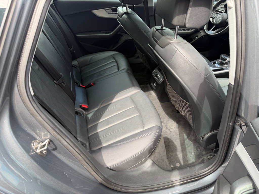2017 Audi A4 Image 24