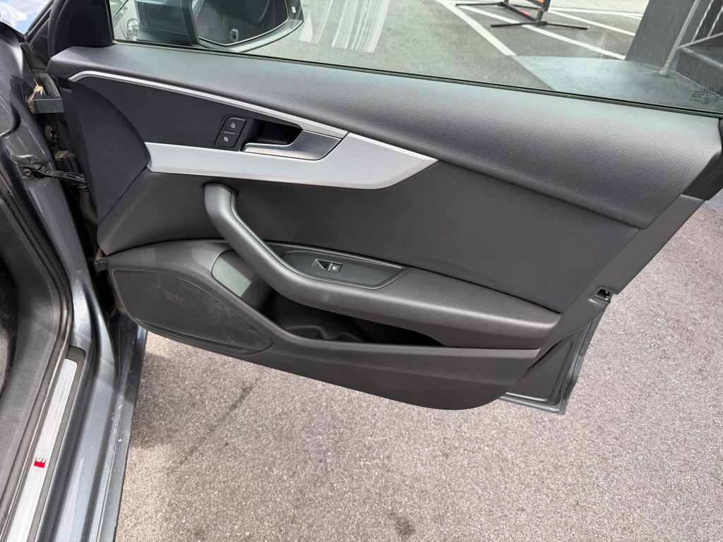 2017 Audi A4 Image 25