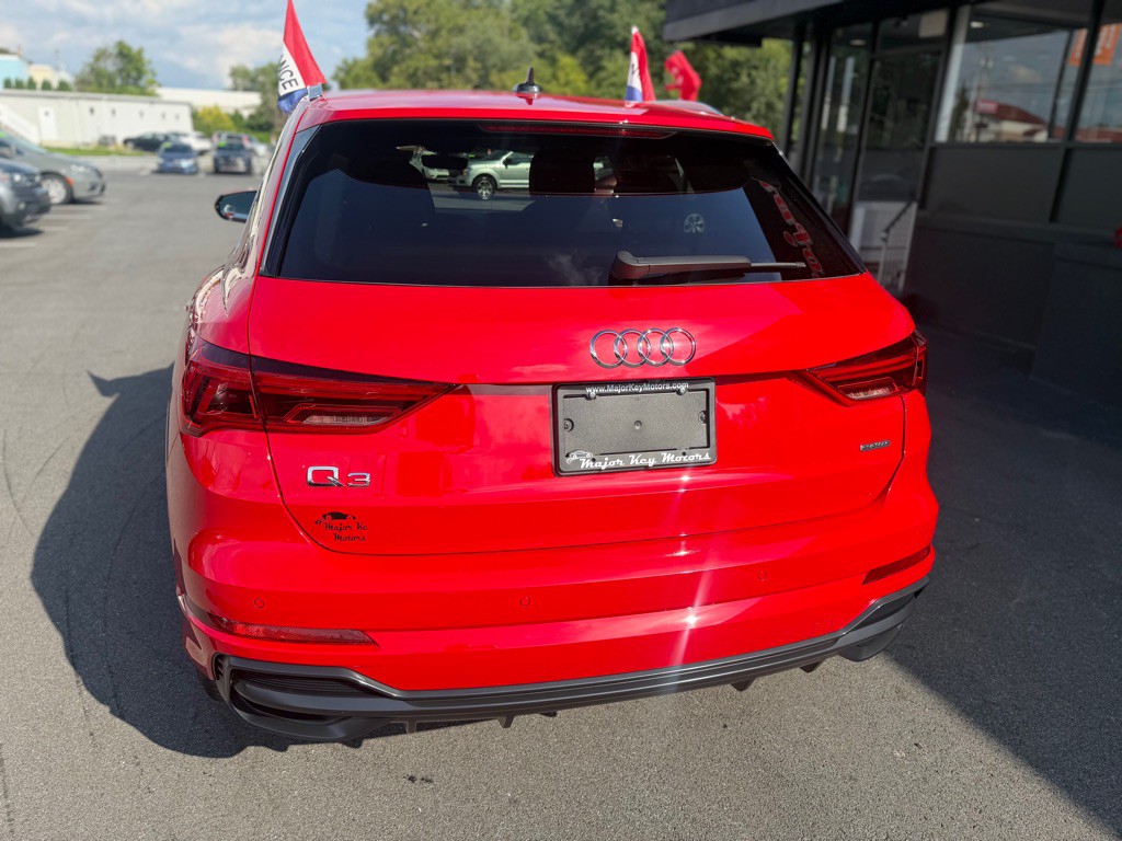 2021 Audi Q3 Image 5
