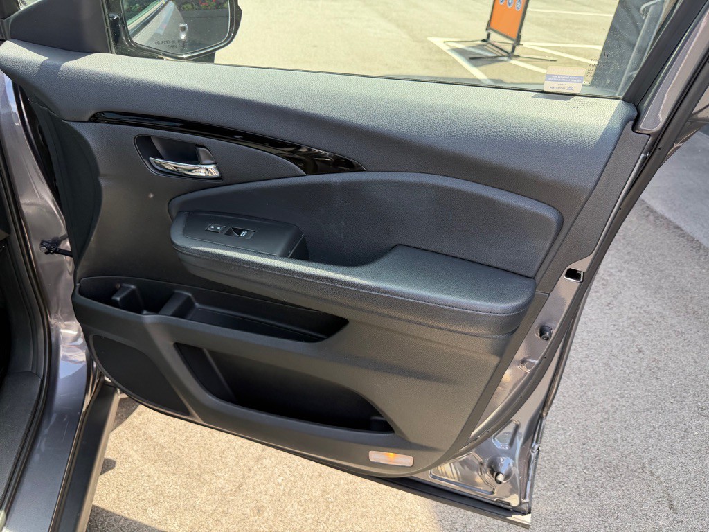 2018 Honda Pilot Image 32