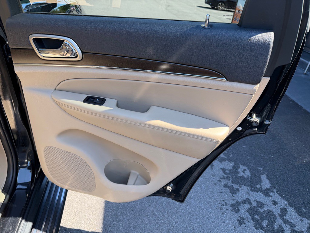 2017 Jeep Grand Cherokee Image 26