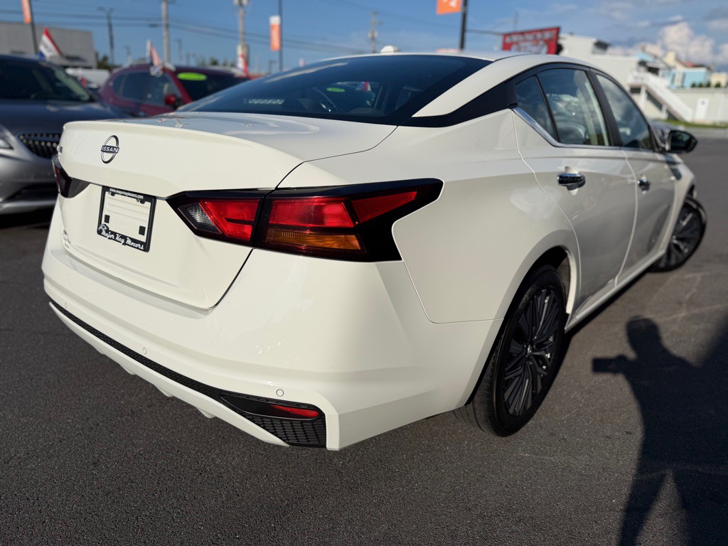 2025 Nissan Altima Image 6