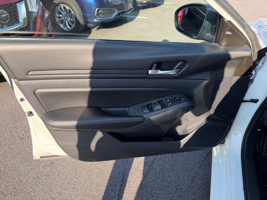 2025 Nissan Altima Image 11