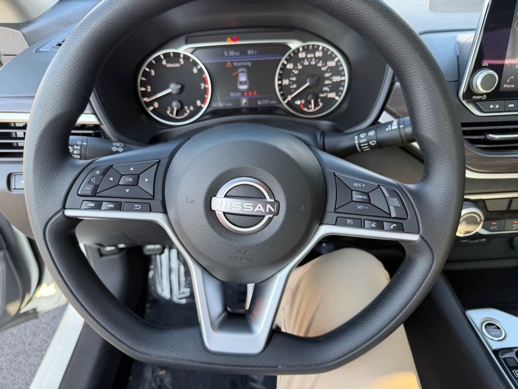2025 Nissan Altima Image 15