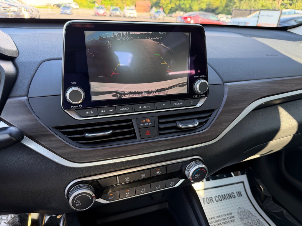 2025 Nissan Altima Image 16
