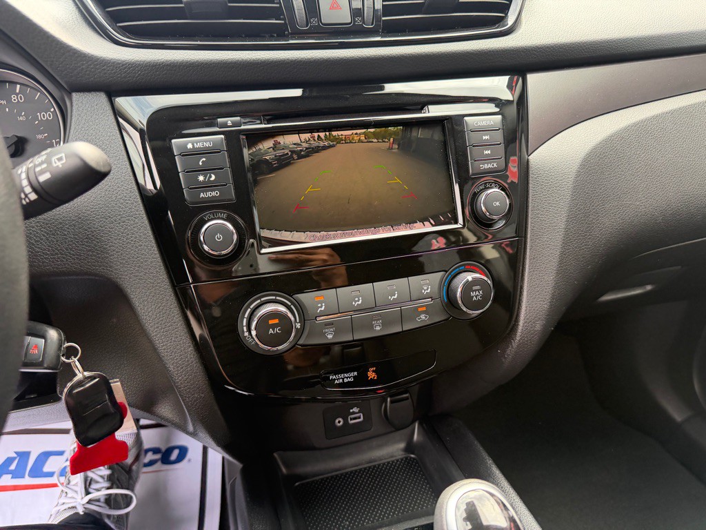 2021 Nissan Rogue Image 16