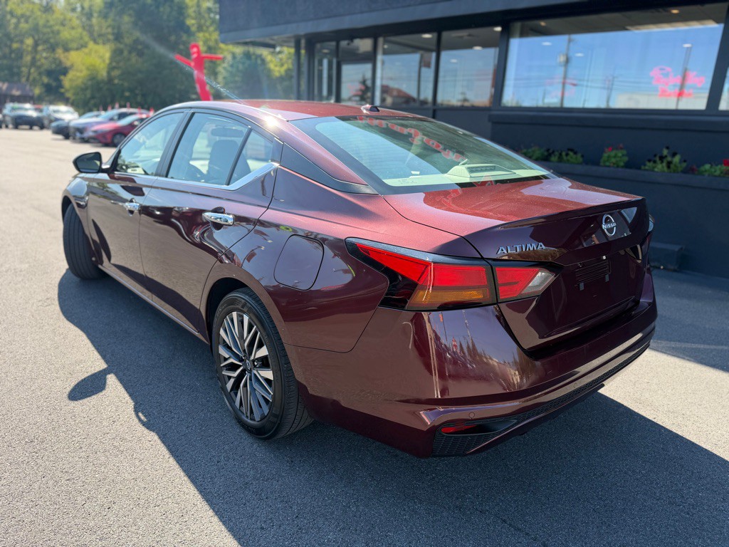 2025 Nissan Altima Image 4