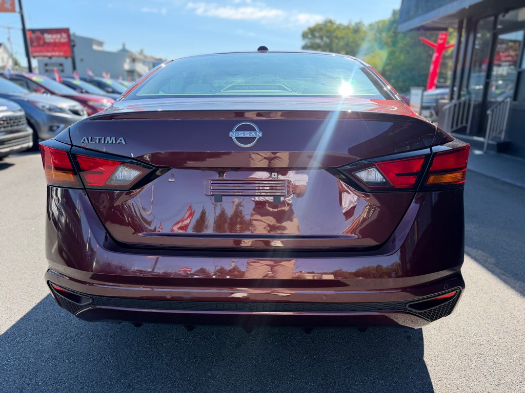 2025 Nissan Altima Image 5