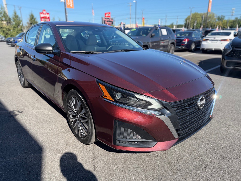 2025 Nissan Altima Image 8