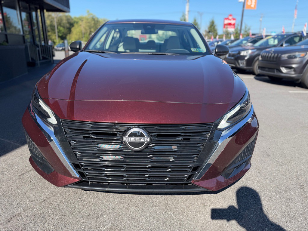 2025 Nissan Altima Image 9