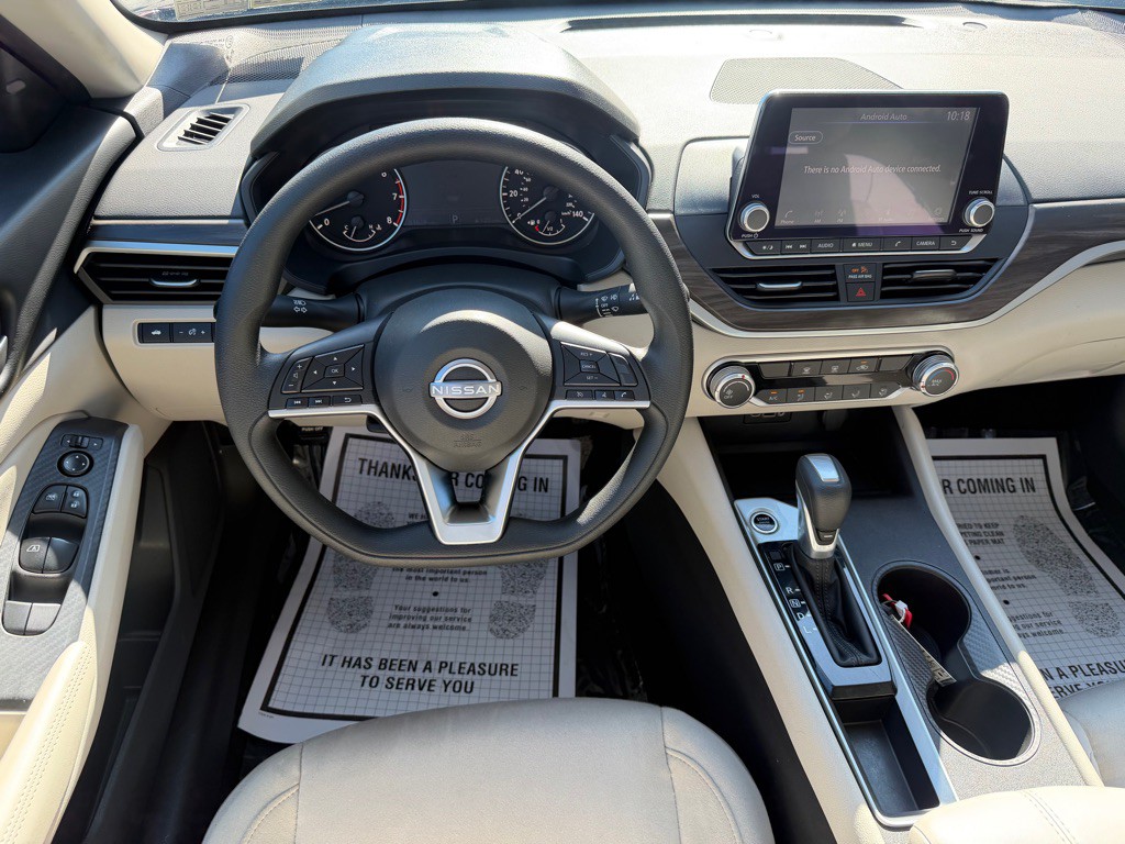 2025 Nissan Altima Image 10