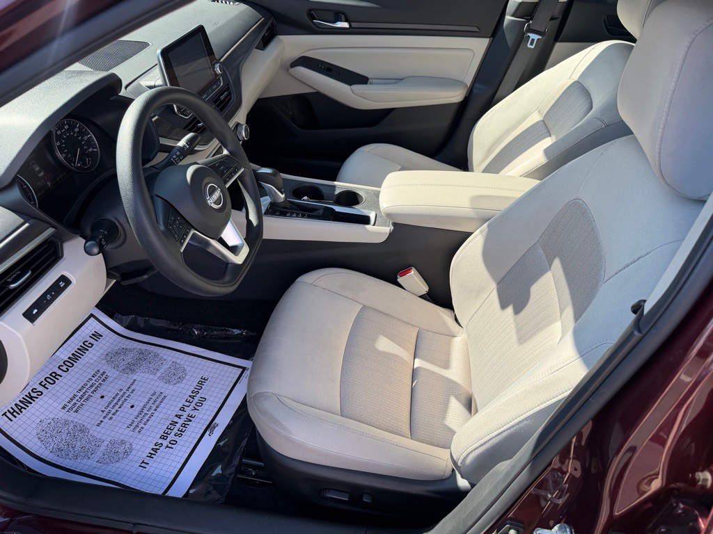 2025 Nissan Altima Image 12