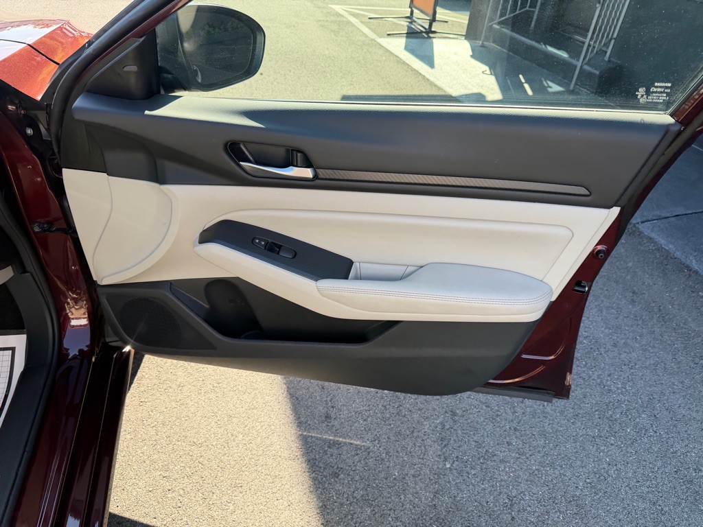 2025 Nissan Altima Image 26