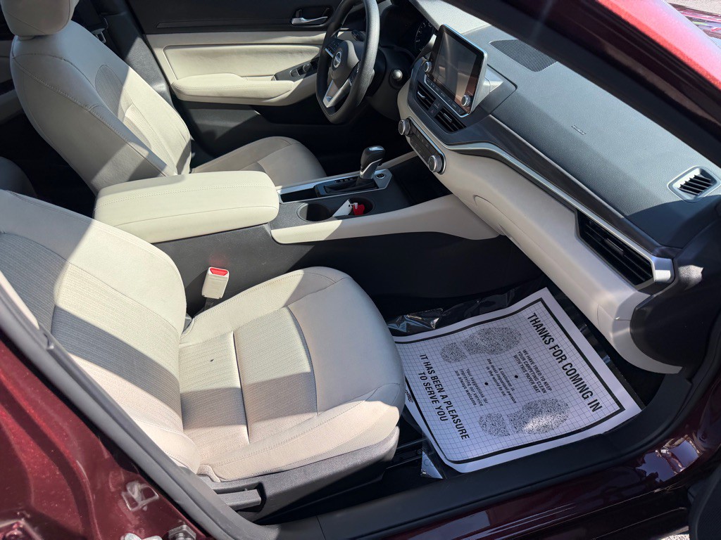 2025 Nissan Altima Image 27