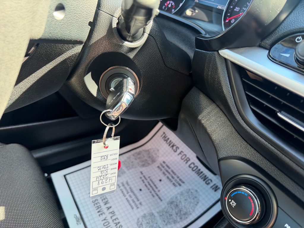 2024 Kia Forte Image 27