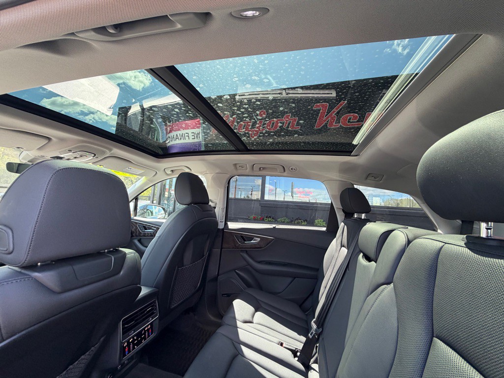 2020 Audi Q7 Image 24