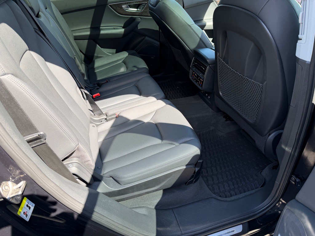 2020 Audi Q7 Image 28