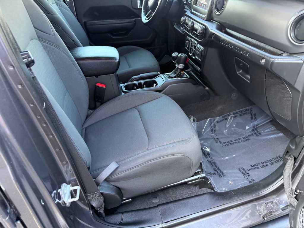 2023 Jeep Wrangler Image 25