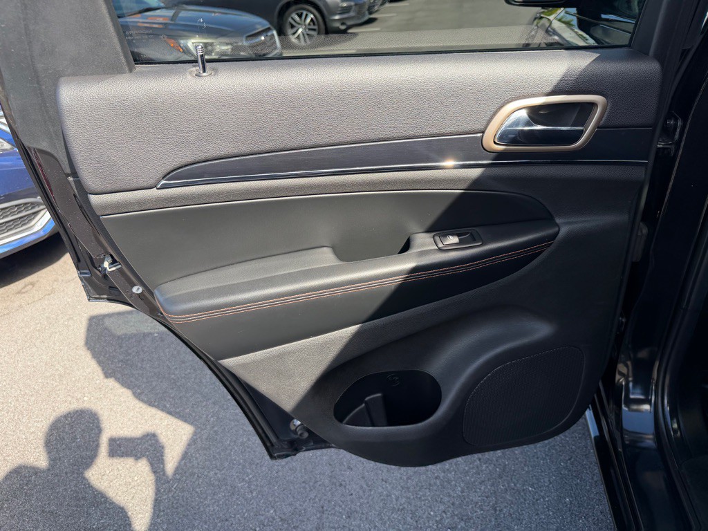 2016 Jeep Grand Cherokee Image 19