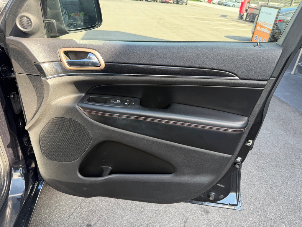 2016 Jeep Grand Cherokee Image 28