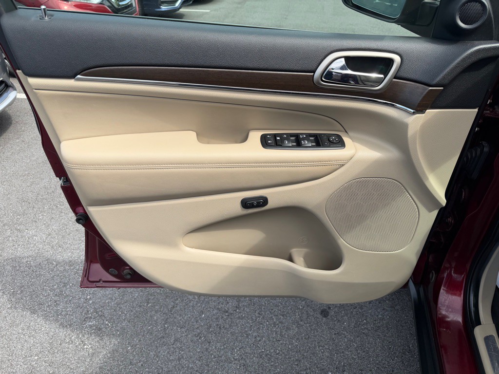 2016 Jeep Grand Cherokee Image 12