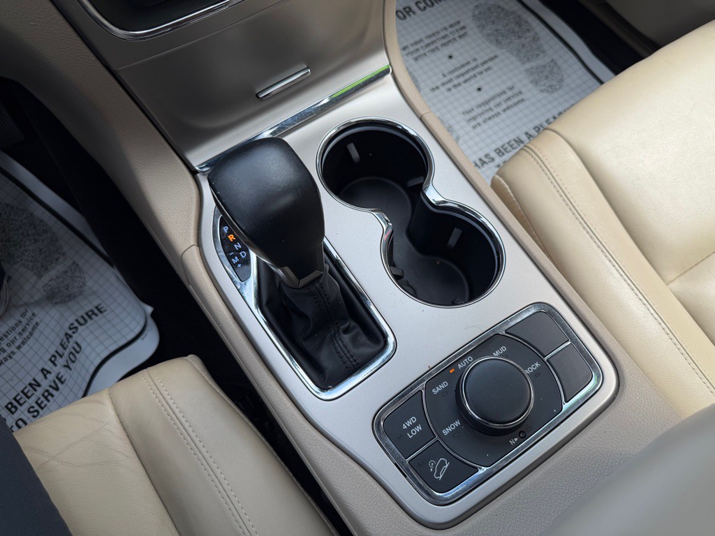 2016 Jeep Grand Cherokee Image 18