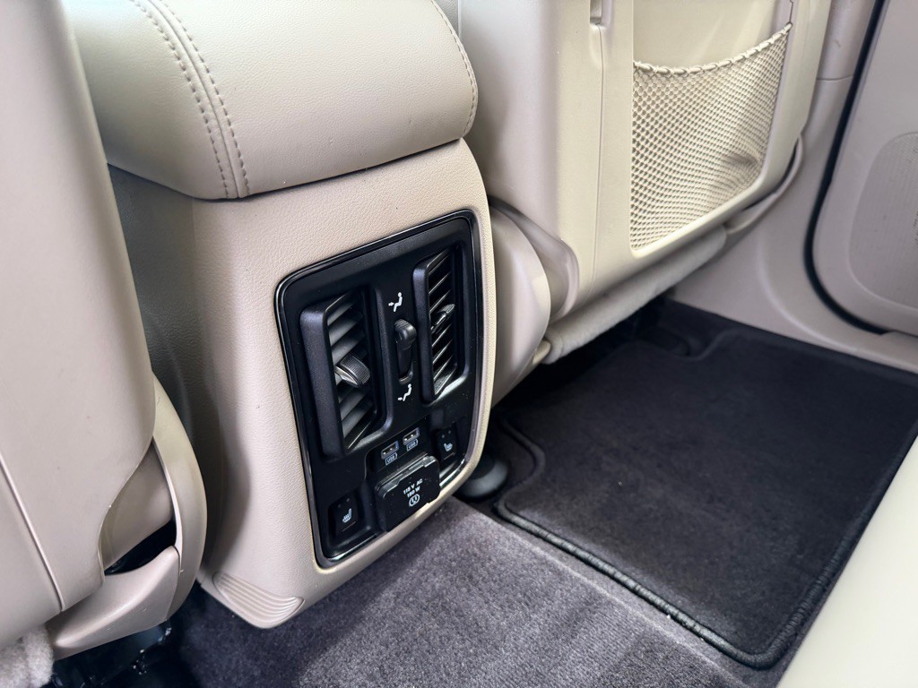 2016 Jeep Grand Cherokee Image 21