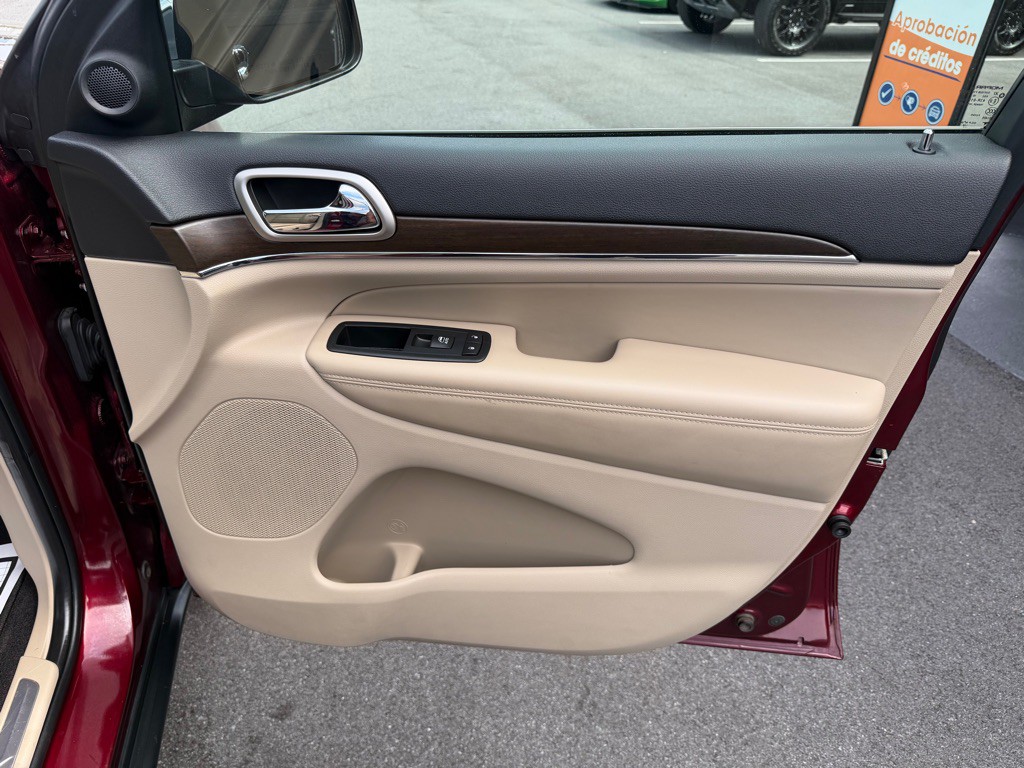 2016 Jeep Grand Cherokee Image 26
