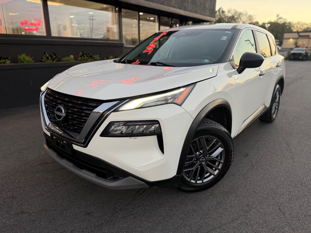 2023 Nissan Rogue Image 2