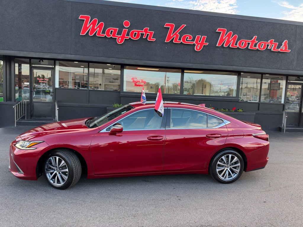 2019 Lexus ES Image 3