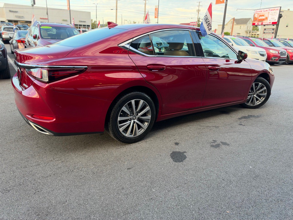 2019 Lexus ES Image 7