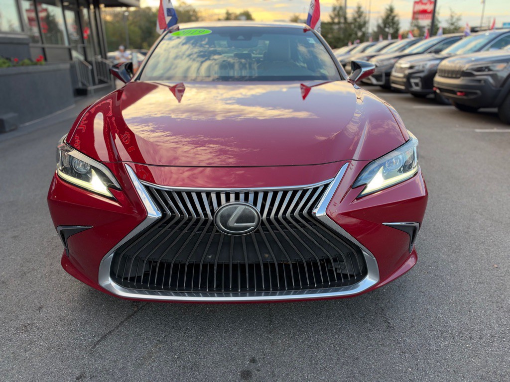2019 Lexus ES Image 9
