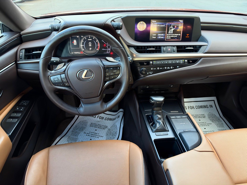 2019 Lexus ES Image 11
