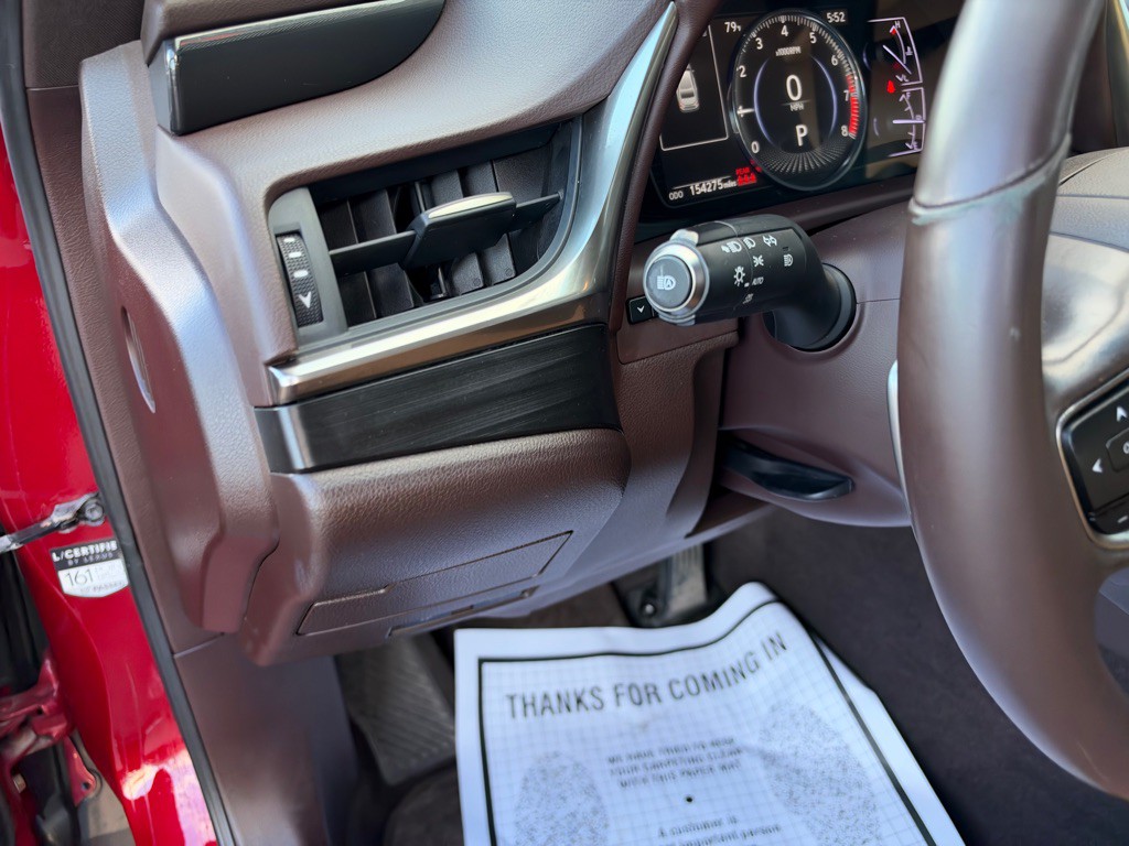 2019 Lexus ES Image 14
