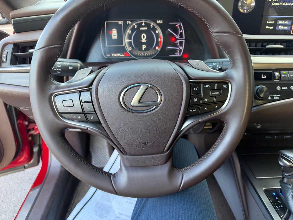 2019 Lexus ES Image 16