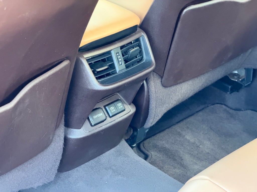 2019 Lexus ES Image 22