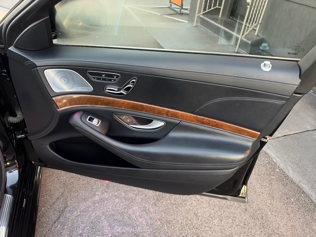 2015 Mercedes-Benz S-Class Image 25