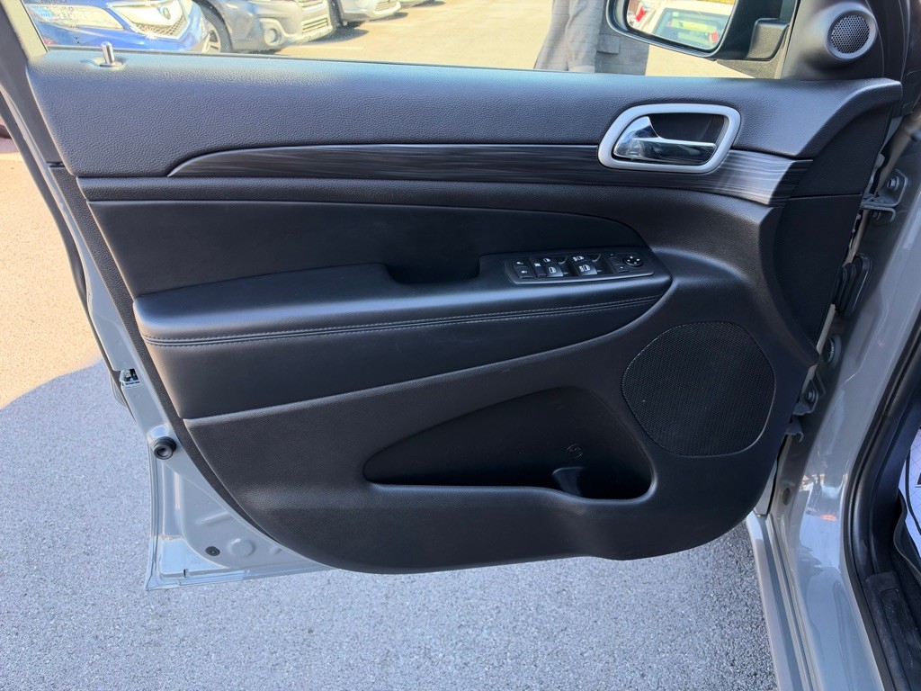 2021 Jeep Grand Cherokee Image 11