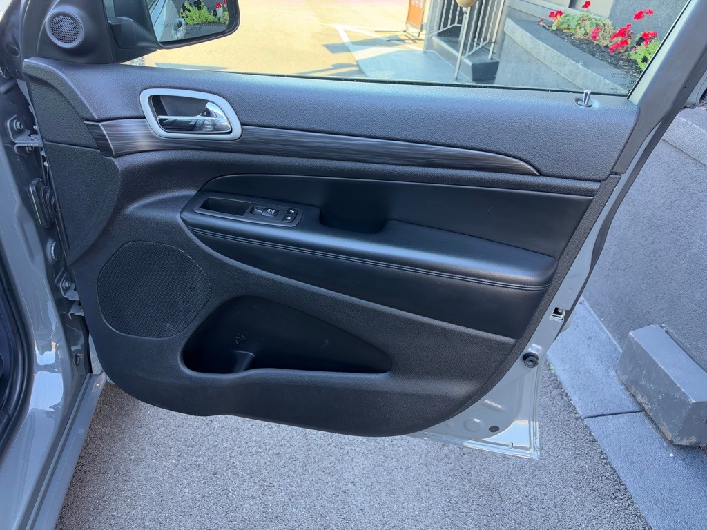 2021 Jeep Grand Cherokee Image 25
