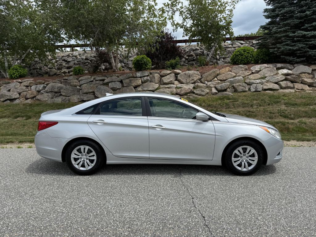 2012 Hyundai Sonata Image 2